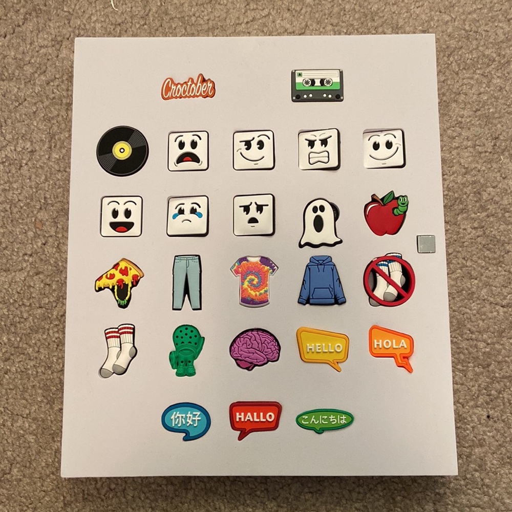 Jibbitz Set of 50 - authentic from Crocs - Picture 6 of 7